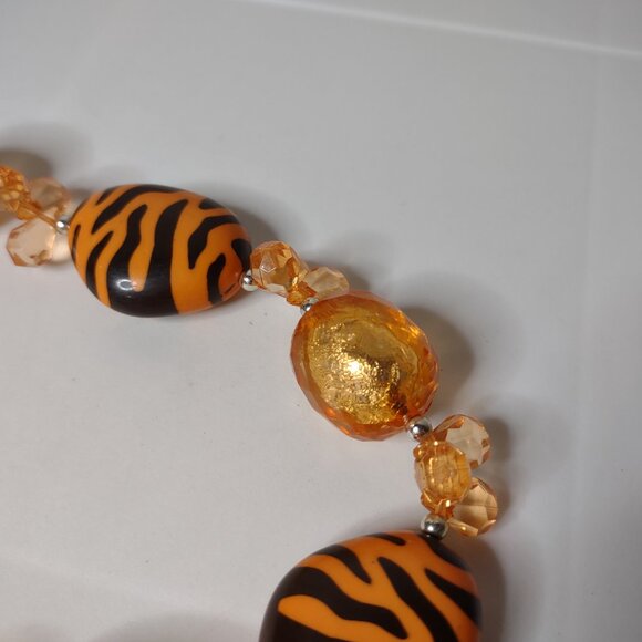 21 Inch Orange Plastic Bead Necklace With Tiger Stripes - Picture 8 of 12